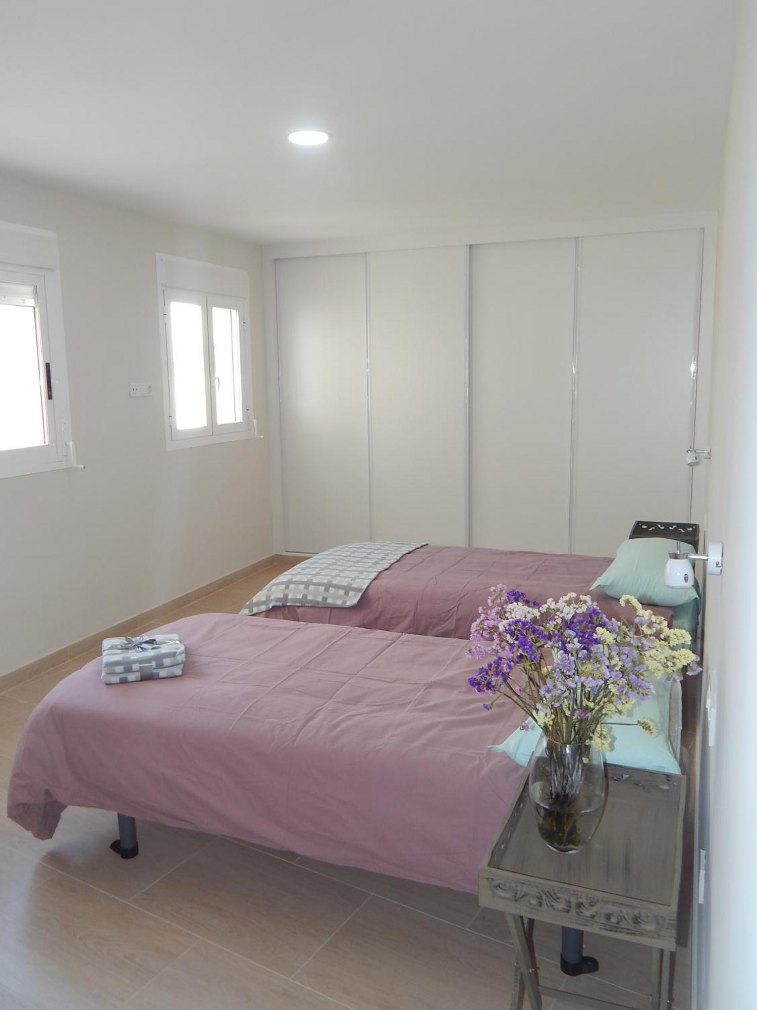 Apartamentos La Rosita Бенідорм Екстер'єр фото